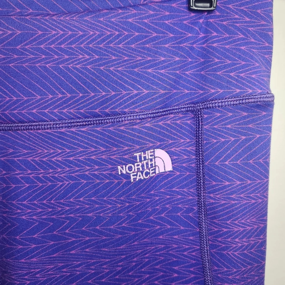 The North Face women’s Cropped Leggings Sz Large Flash Dry wide waistband EUC.